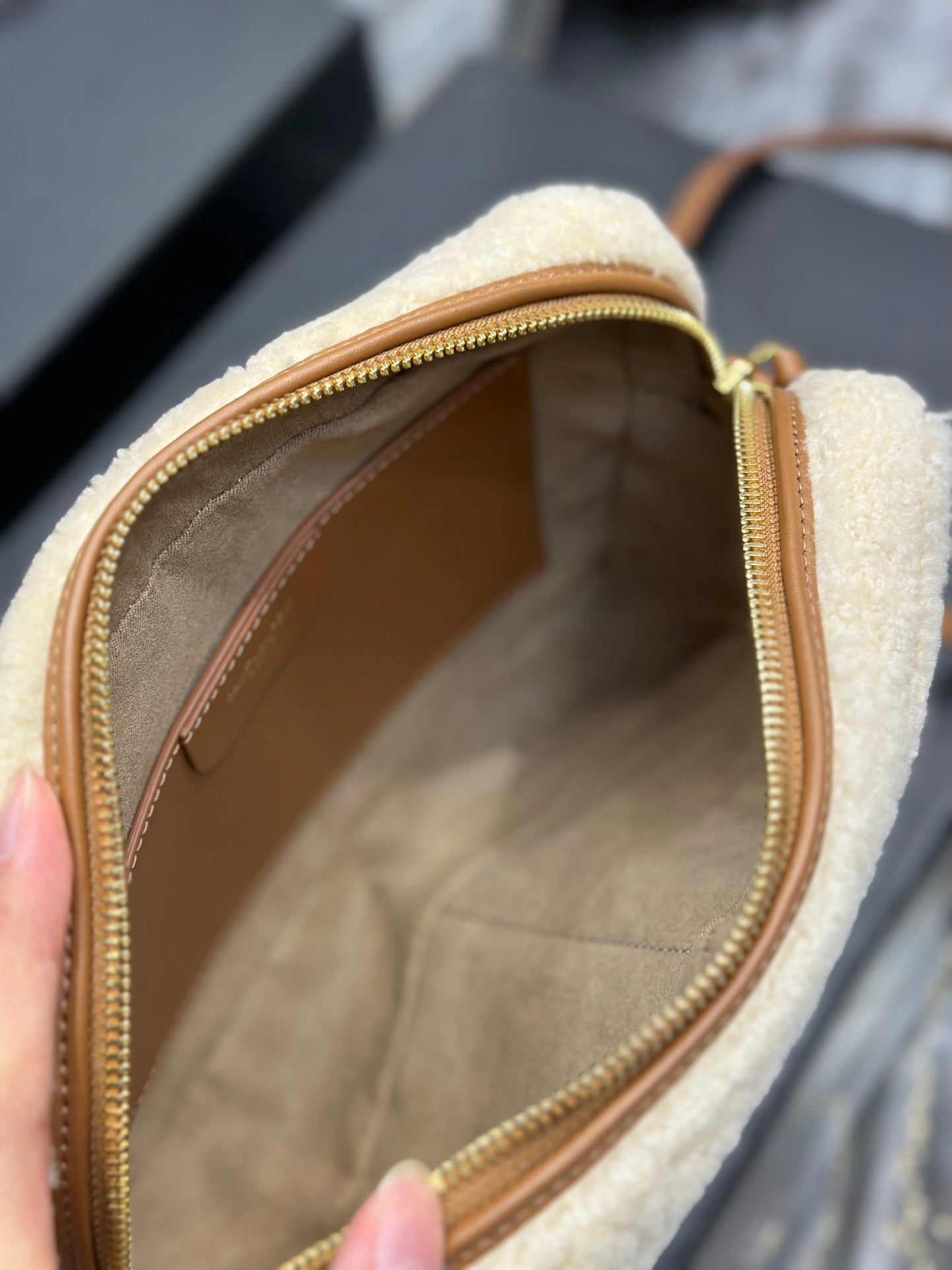 Ysl Loulou Camera Bag 23cm 08
